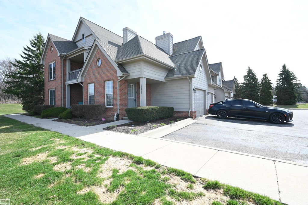 28777 Berwick Court, Chesterfield Twp, MI 48047