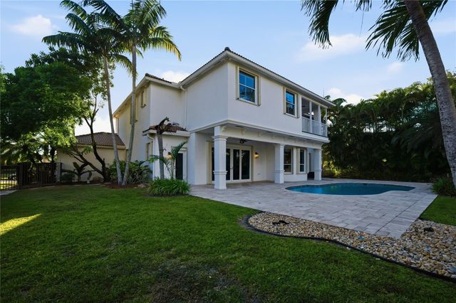 2527 Montclaire Circle, Weston, FL 33327