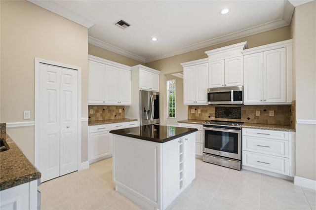 2527 Montclaire Circle, Weston, FL 33327