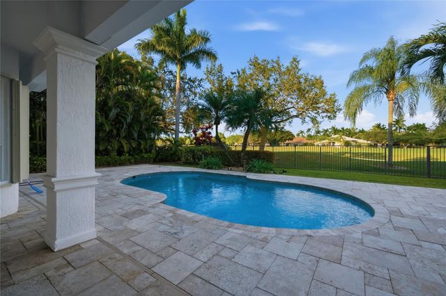 2527 Montclaire Circle, Weston, FL 33327
