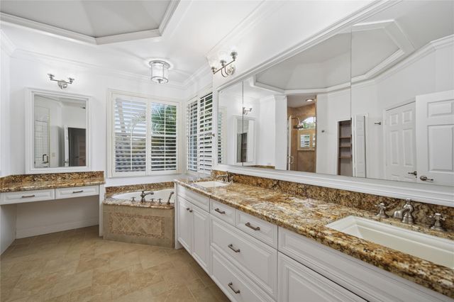 2527 Montclaire Circle, Weston, FL 33327