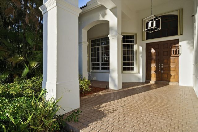 2527 Montclaire Circle, Weston, FL 33327