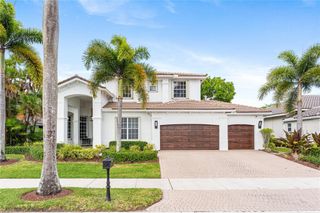 2527 Montclaire Cir, Weston, FL 33327