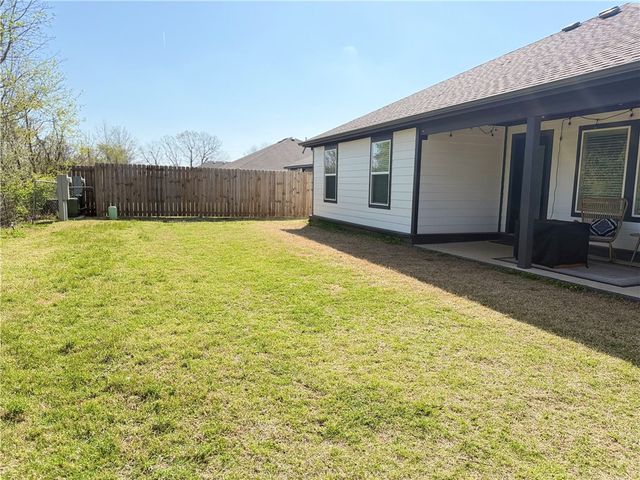 4390 Glacier Street, Fayetteville, AR 72704