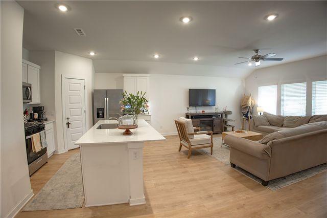 4390 Glacier Street, Fayetteville, AR 72704