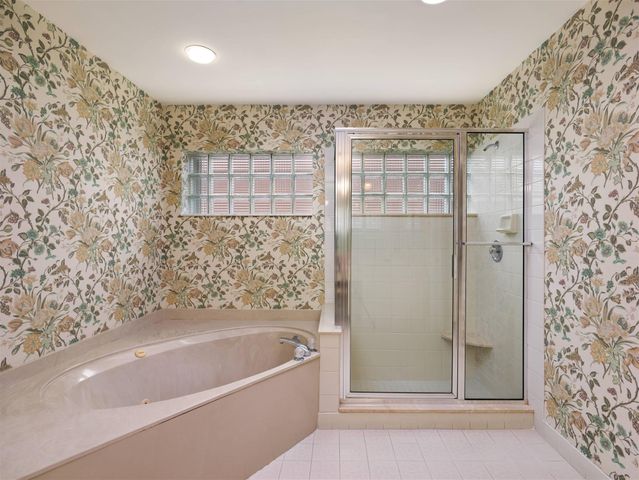 109 Golfview Court, Palm Beach Gardens, FL 33418