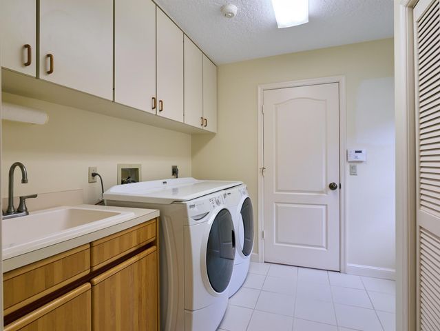 109 Golfview Court, Palm Beach Gardens, FL 33418