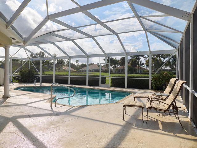 109 Golfview Court, Palm Beach Gardens, FL 33418