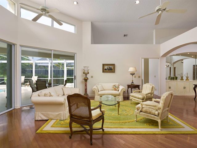 109 Golfview Court, Palm Beach Gardens, FL 33418