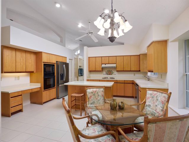 109 Golfview Court, Palm Beach Gardens, FL 33418