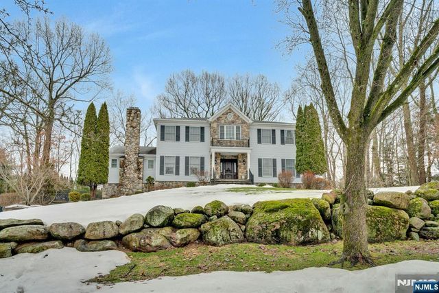 35 Malcolm Place, Mahwah, NJ 07430