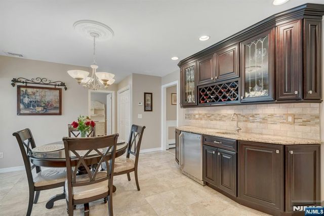 35 Malcolm Place, Mahwah, NJ 07430