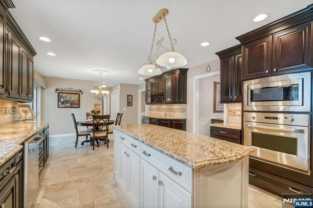 35 Malcolm Place, Mahwah, NJ 07430