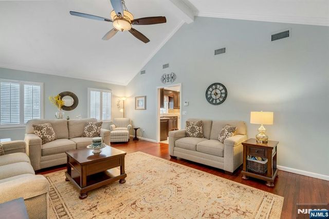 35 Malcolm Place, Mahwah, NJ 07430