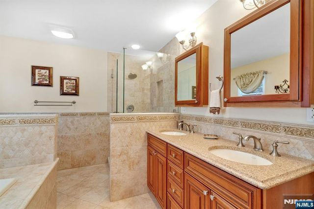 35 Malcolm Place, Mahwah, NJ 07430