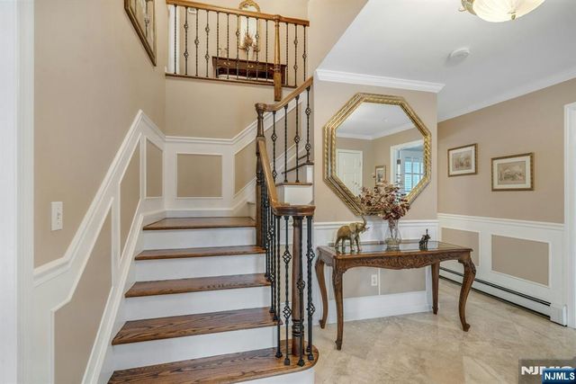 35 Malcolm Place, Mahwah, NJ 07430