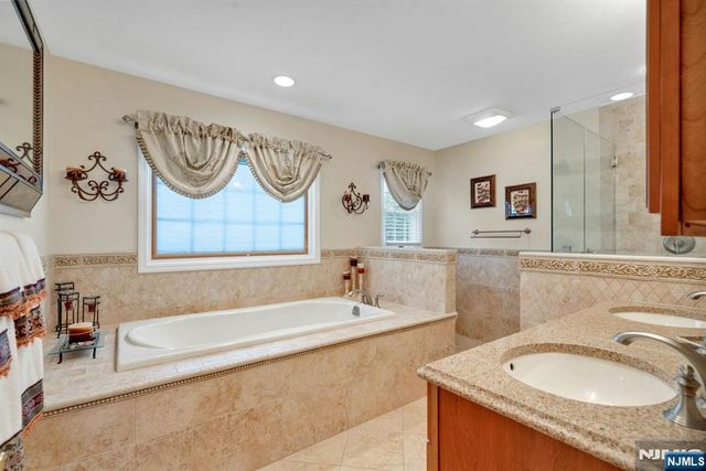 35 Malcolm Place, Mahwah, NJ 07430