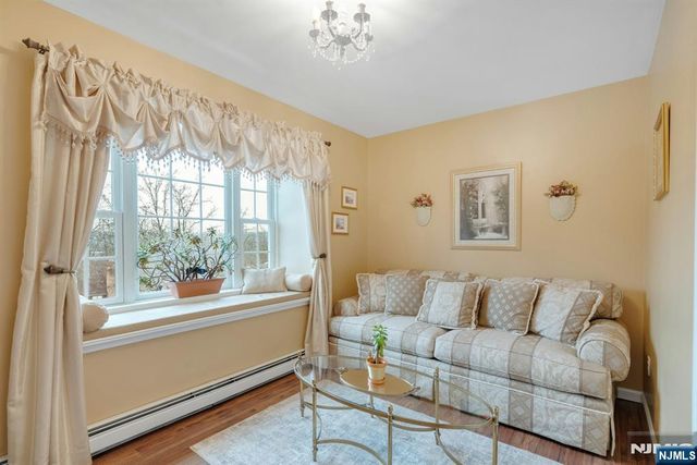 35 Malcolm Place, Mahwah, NJ 07430