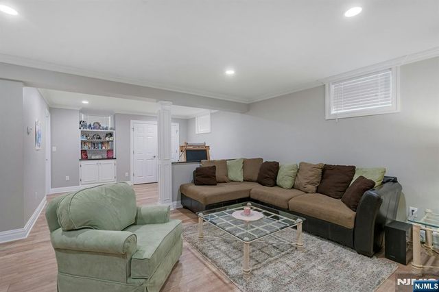 35 Malcolm Place, Mahwah, NJ 07430