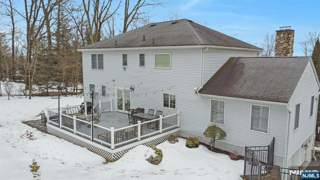 35 Malcolm Place, Mahwah, NJ 07430