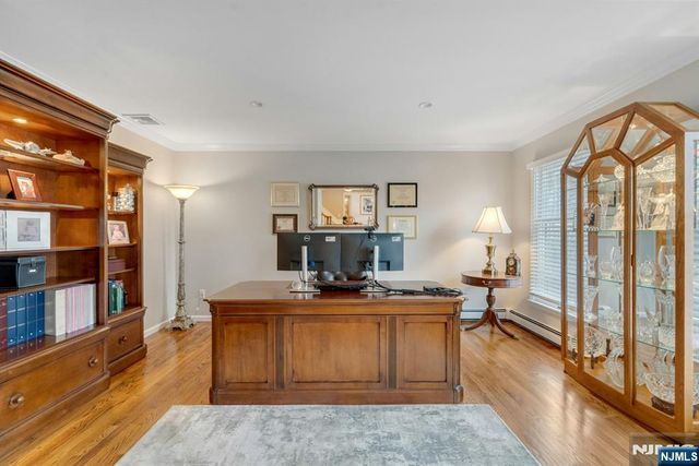 35 Malcolm Place, Mahwah, NJ 07430