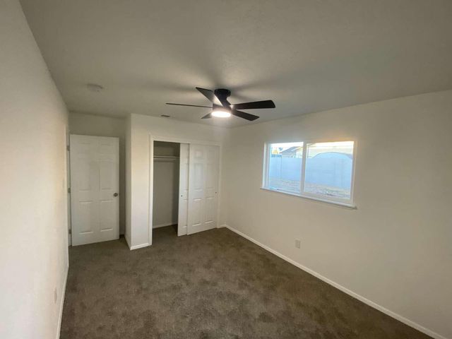 538 58th Street NW, Albuquerque, NM 87105