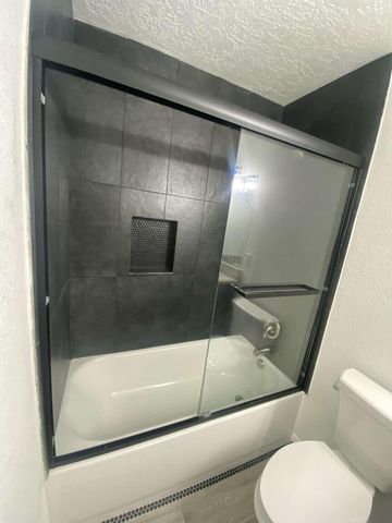 538 58th Street NW, Albuquerque, NM 87105