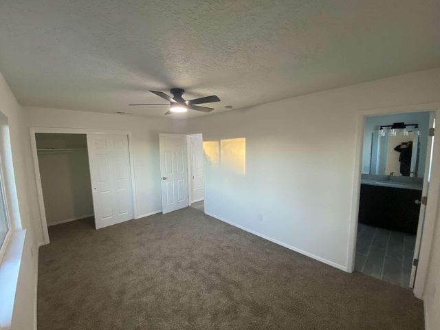 538 58th Street NW, Albuquerque, NM 87105