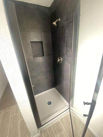 538 58th Street NW, Albuquerque, NM 87105