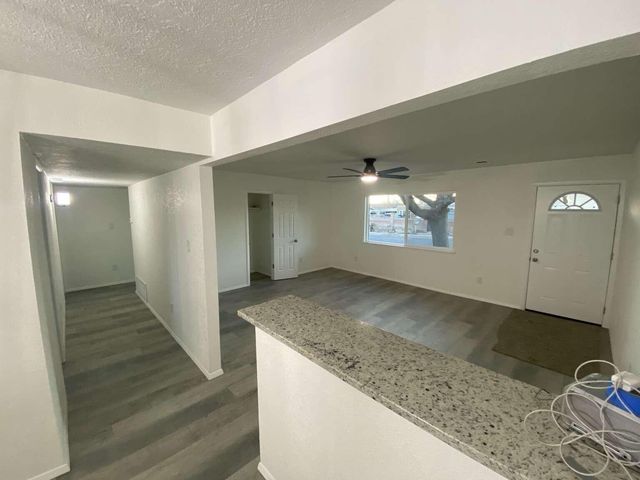 538 58th Street NW, Albuquerque, NM 87105