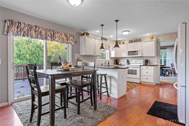 154 George Wythe Way, Beavercreek, OH 45434