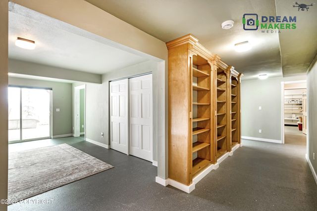 6860 W Leckwold Drive, Wasilla, AK 99623