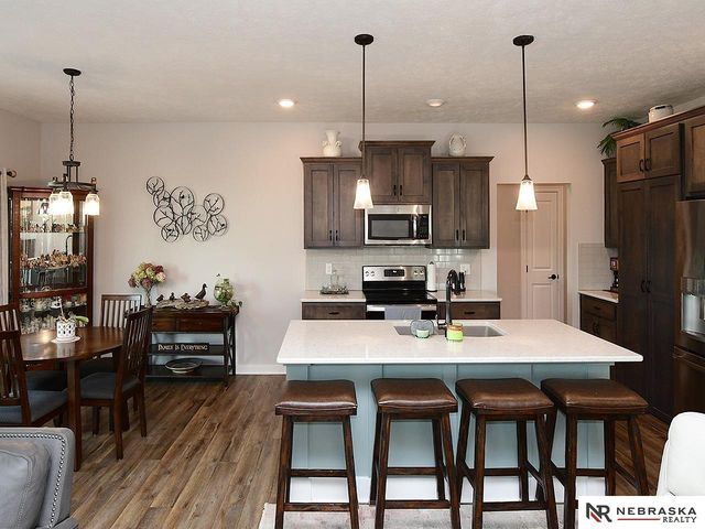 11976 S 113th Street, Papillion, NE 68046
