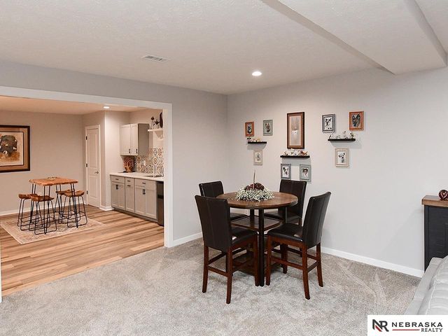 11976 S 113th Street, Papillion, NE 68046