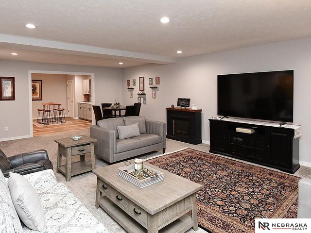 11976 S 113th Street, Papillion, NE 68046