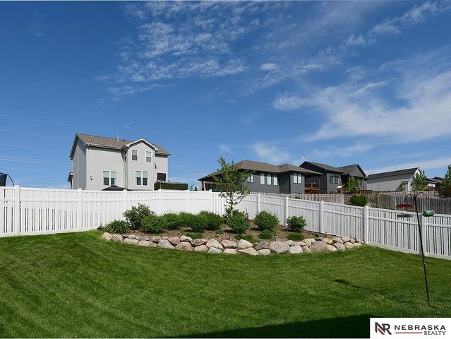 11976 S 113th Street, Papillion, NE 68046