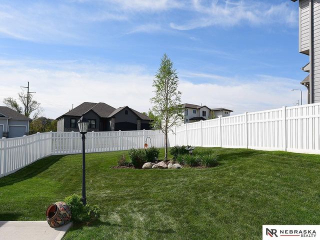 11976 S 113th Street, Papillion, NE 68046