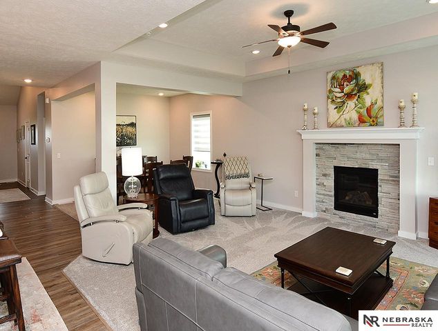 11976 S 113th Street, Papillion, NE 68046