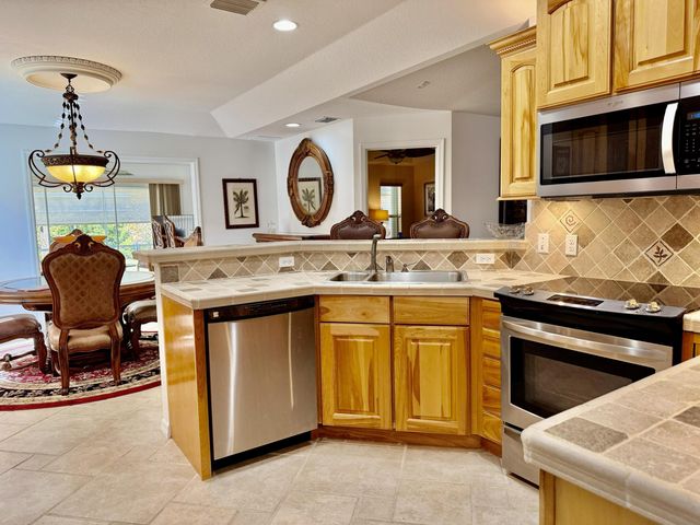 2595 SE 6th Avenue, Okeechobee, FL 34974