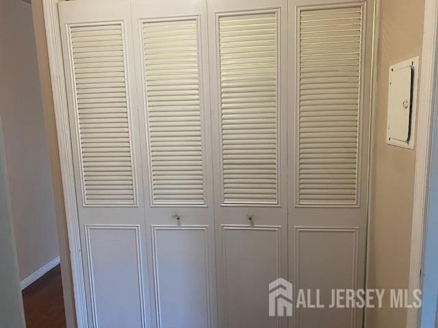 408 Woodbridge Commons Way, Iselin, NJ 08830