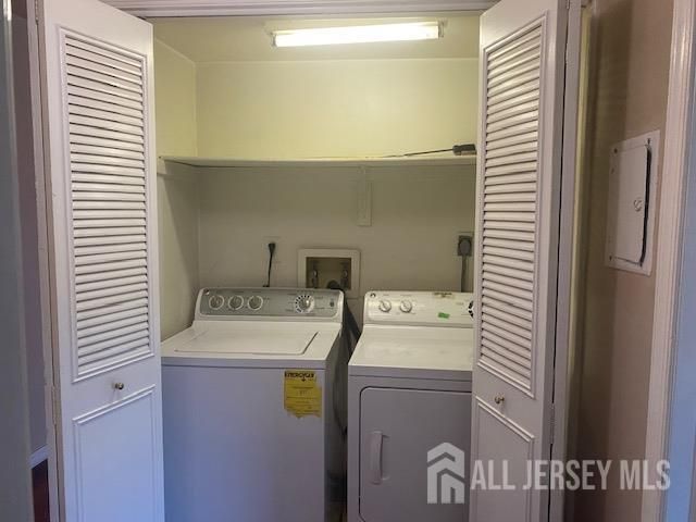 408 Woodbridge Commons Way, Iselin, NJ 08830