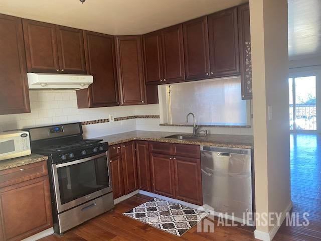408 Woodbridge Commons Way, Iselin, NJ 08830