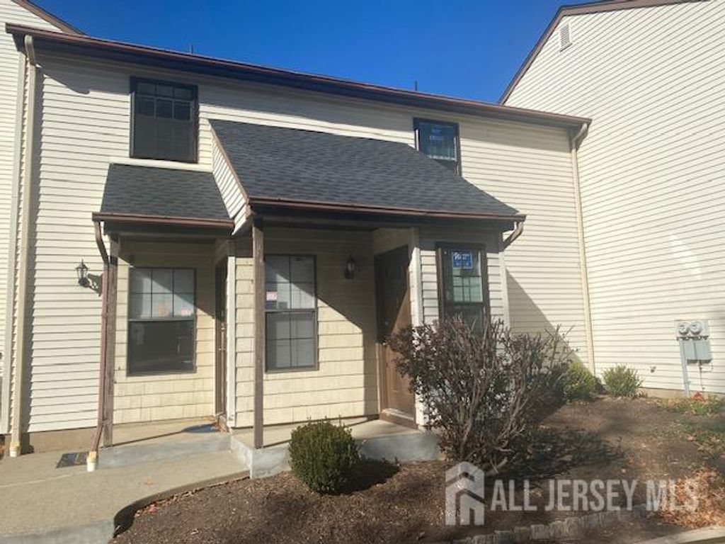 408 Woodbridge Commons Way, Iselin, NJ 08830