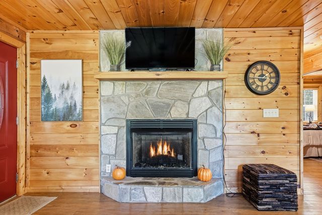 25 Foster Lane, Morganton, GA 30560