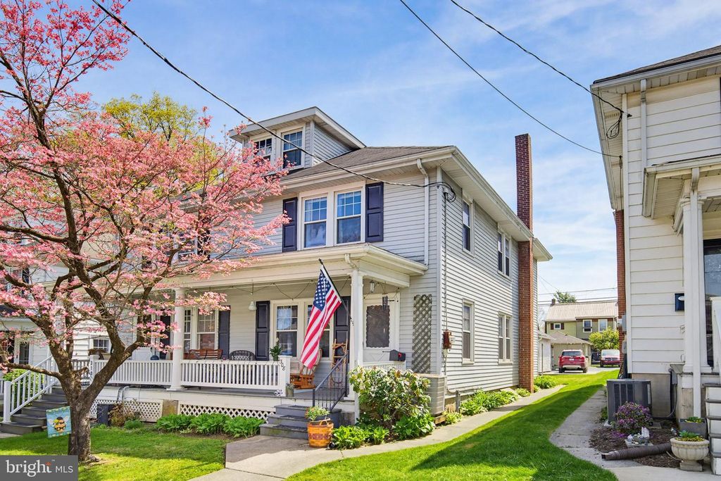 308 E NEW ST, Lititz, PA 17543
