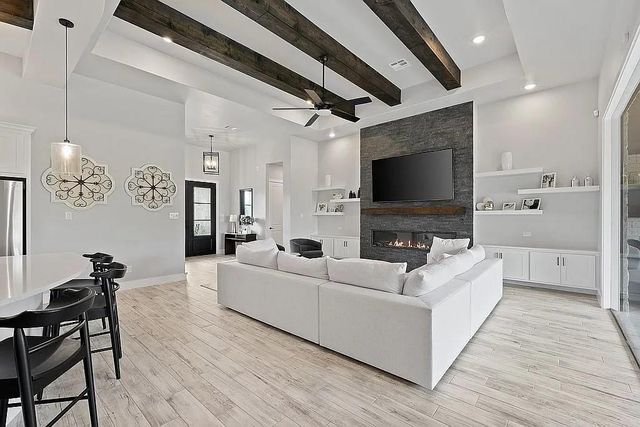 1102 Woodpark LN, Georgetown, TX 78633
