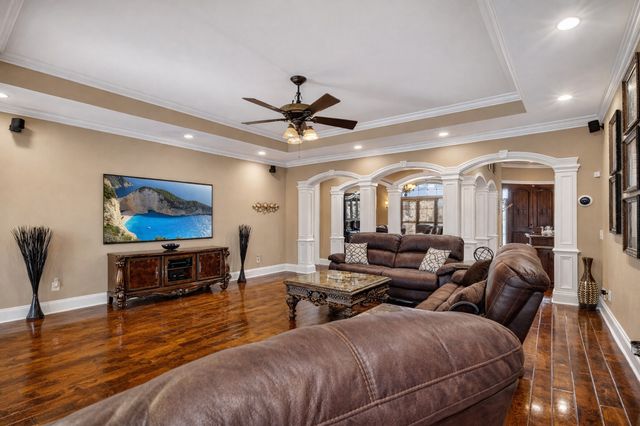 635 Chicken Rd, Lebanon, TN 37090