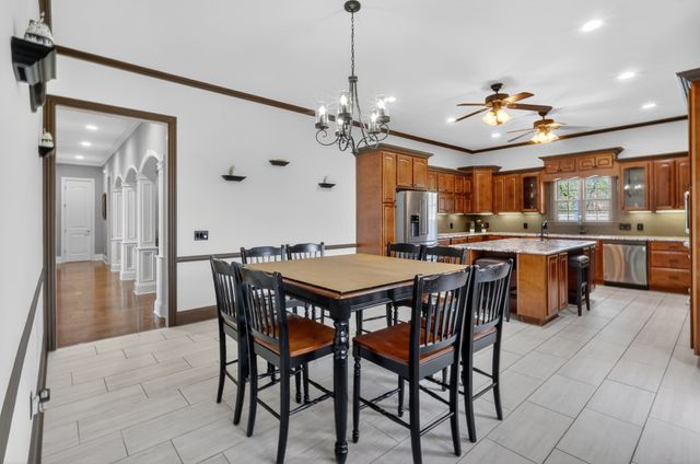 635 Chicken Rd, Lebanon, TN 37090