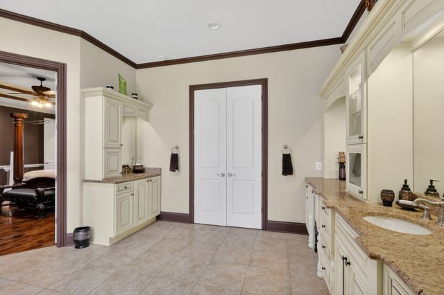 635 Chicken Rd, Lebanon, TN 37090