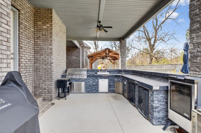 635 Chicken Rd, Lebanon, TN 37090